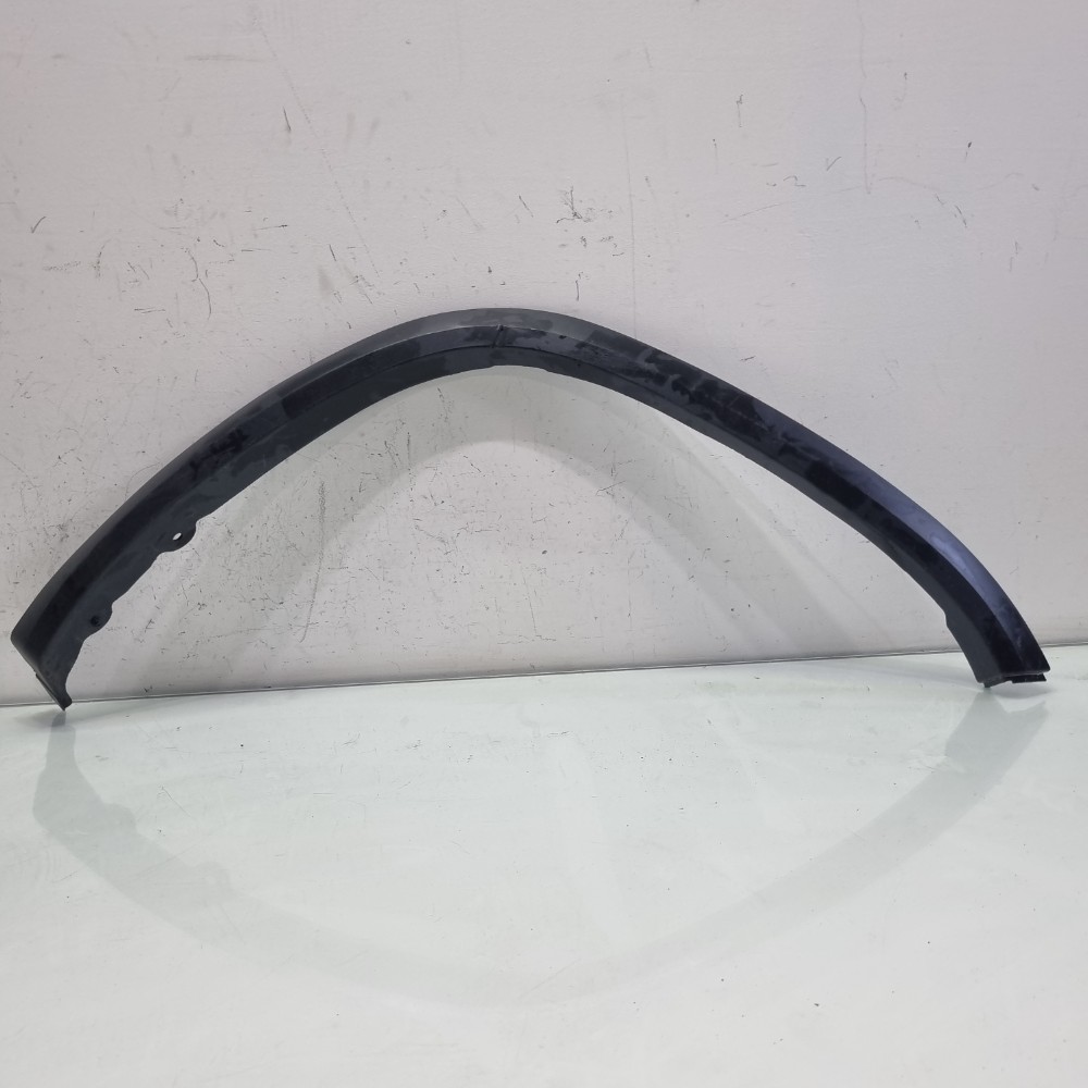 Moldura Do Paralama Direito Toyota Hilux Sw4 20182023 Origi