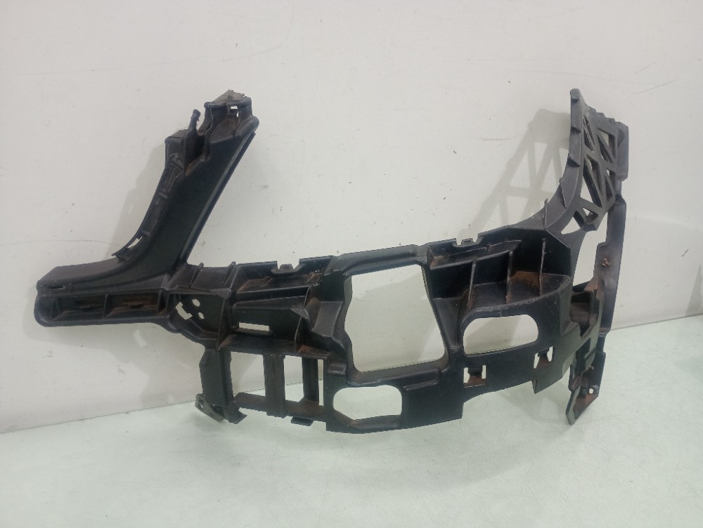 Guia Do Farol Esquerdo Mercedes C200 C180 2014/2018 Usado 3