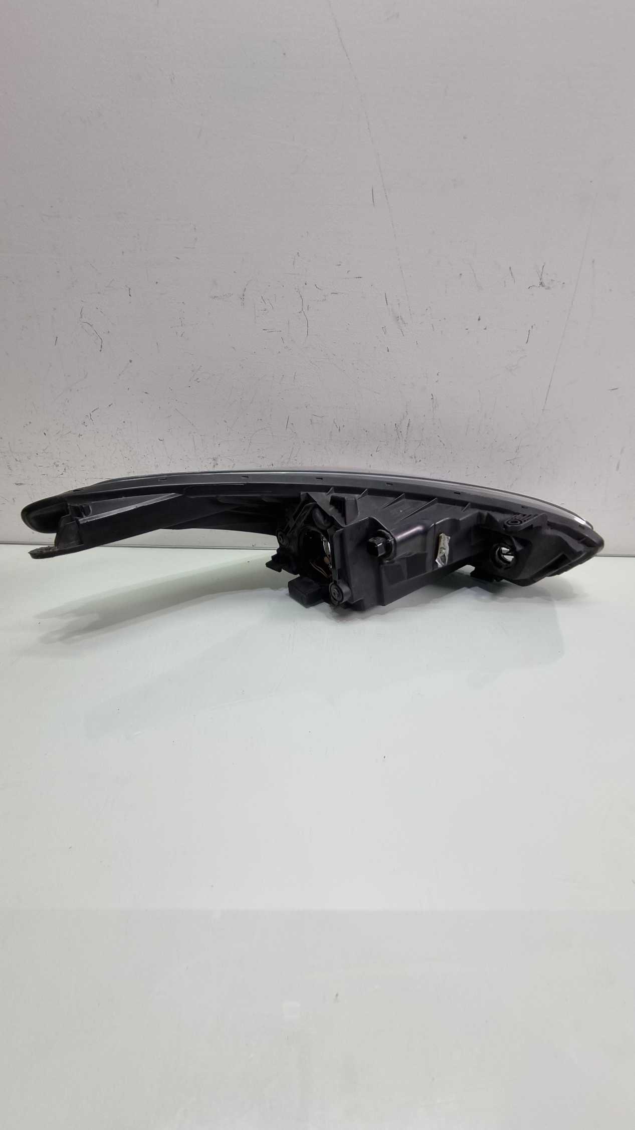 Farol lado esquerdo Hyundai Hb20 mascara negra 2013/2018 1