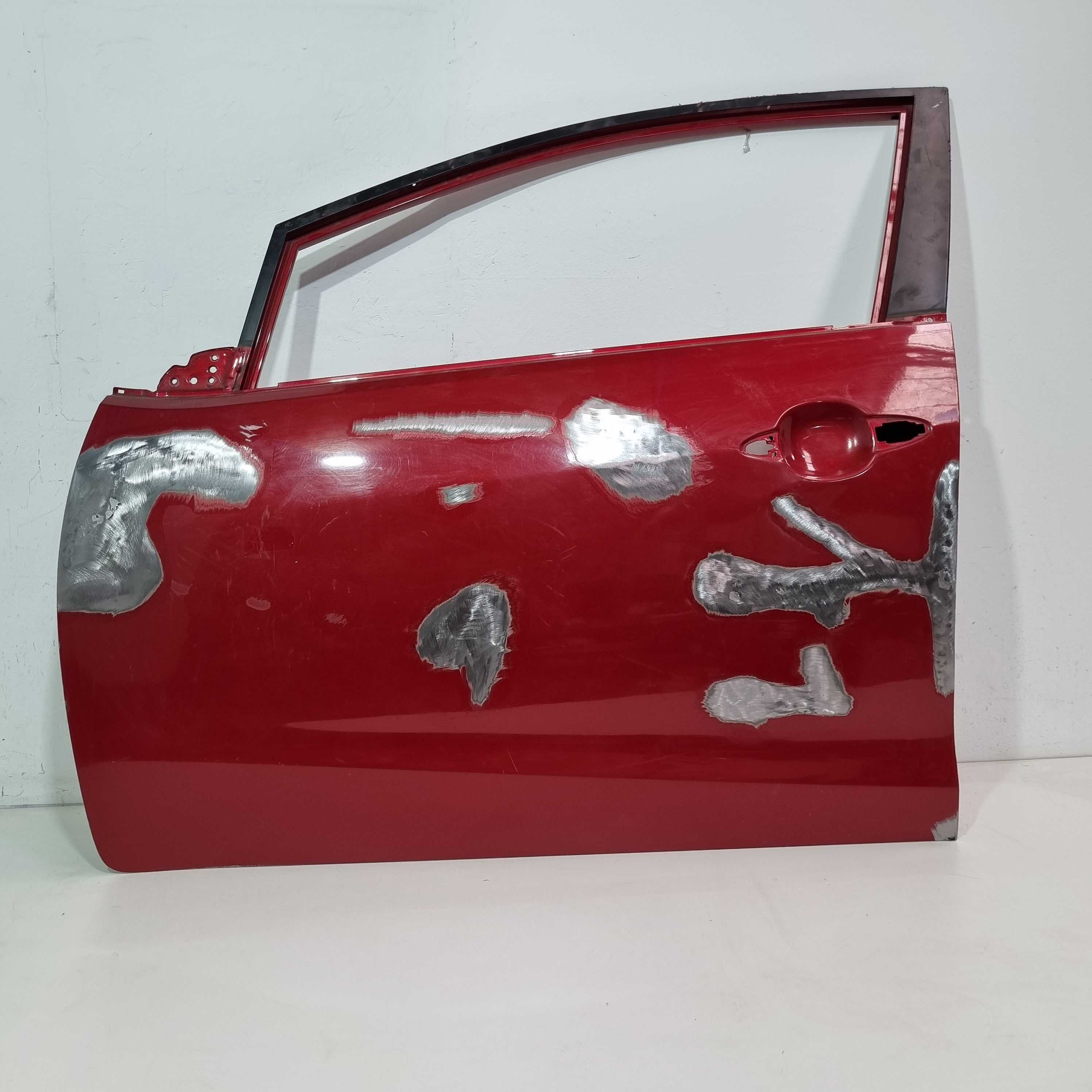 Porta Dianteira Do Lado Esquerdo Kia Cerato 2015/2020 Dianteira Esquerdo Vermelho 1