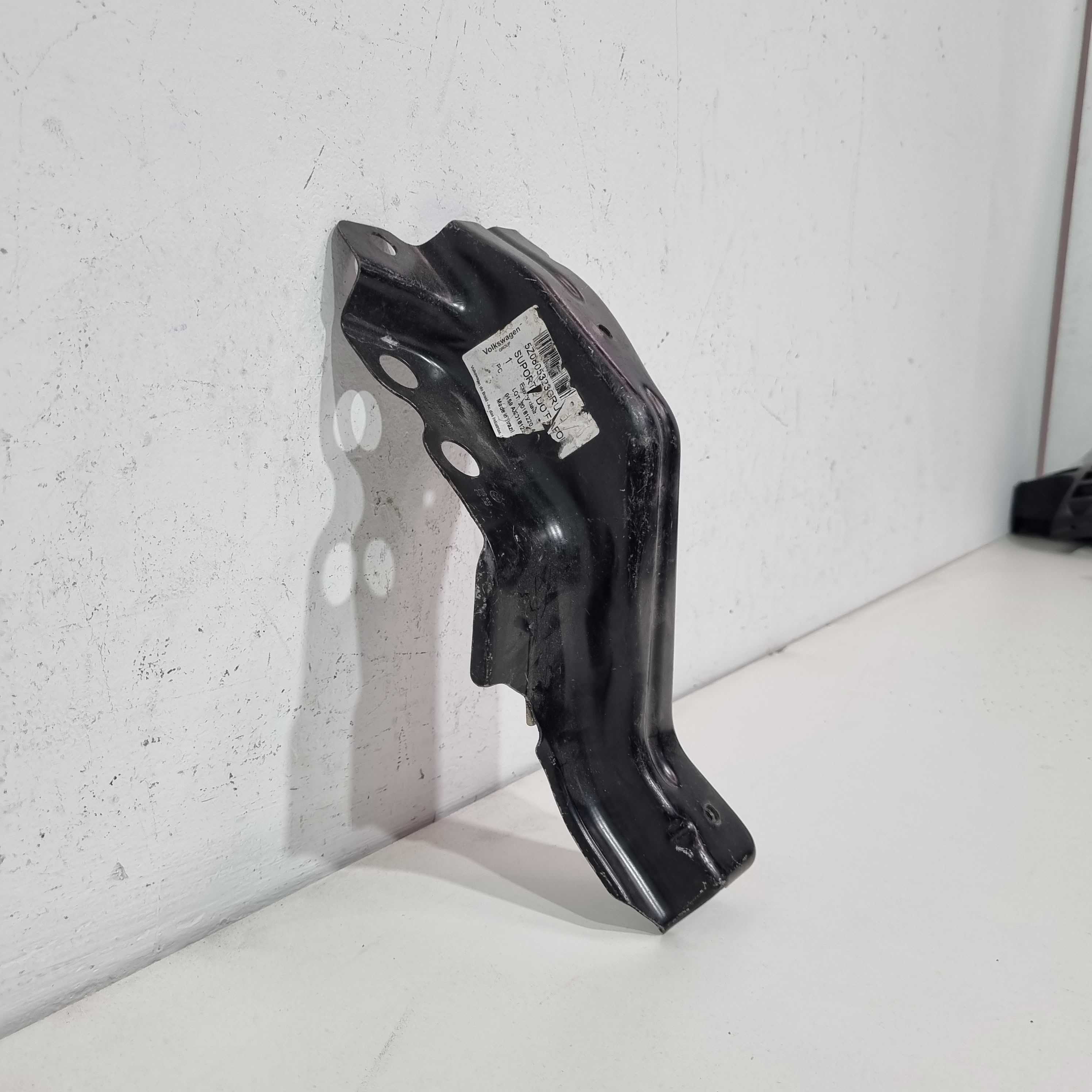 Suporte Do Farol Esquerdo Volkswagen Spacefox 2003/2010 2