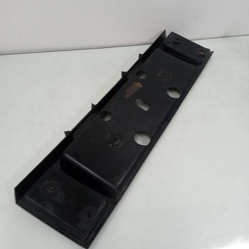 Moldura Da Placa Traseira Volkswagen Apollo 1990 à 1992 4