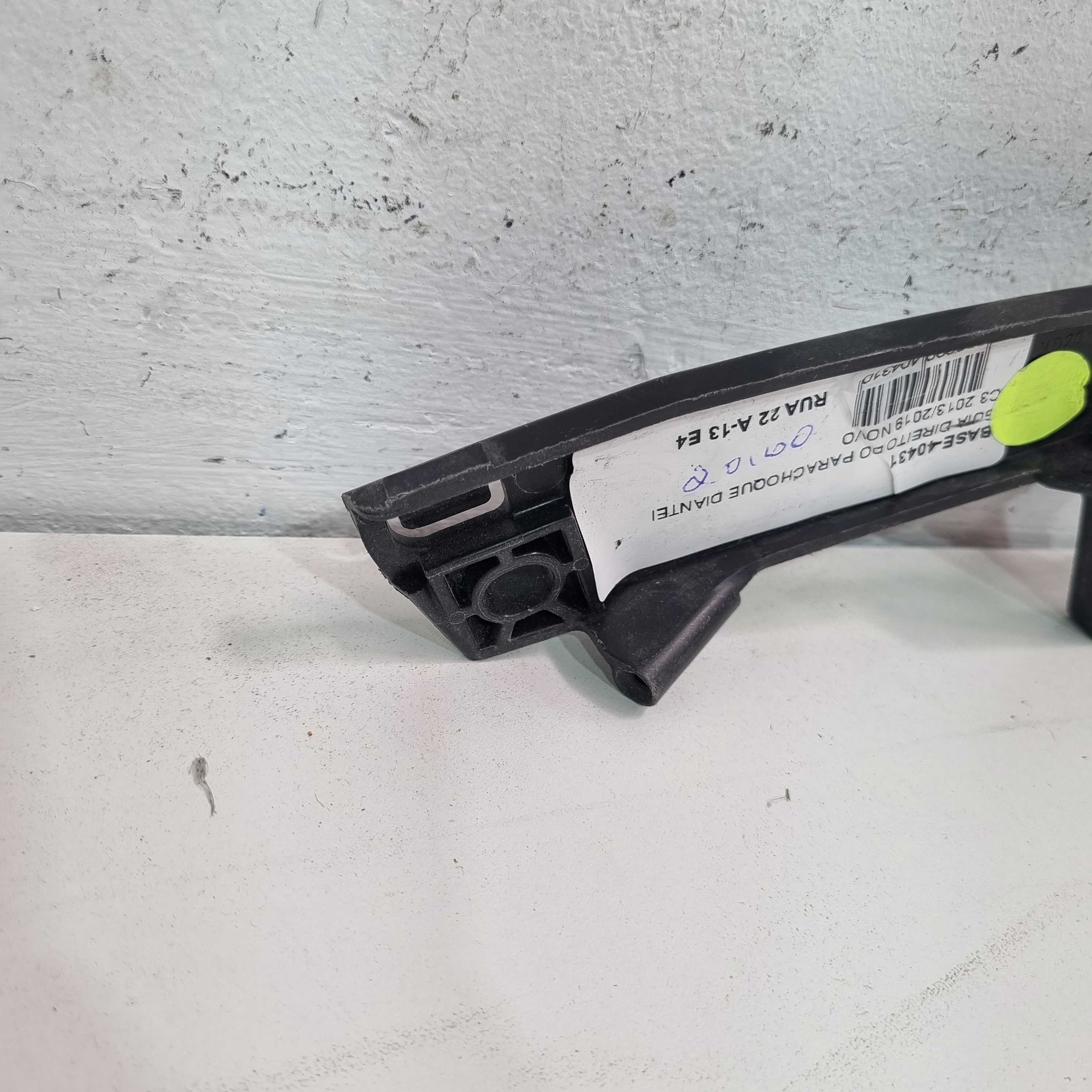 Guia Direita Do Parachoque Dianteiro Citroën C3 2013/2019 2