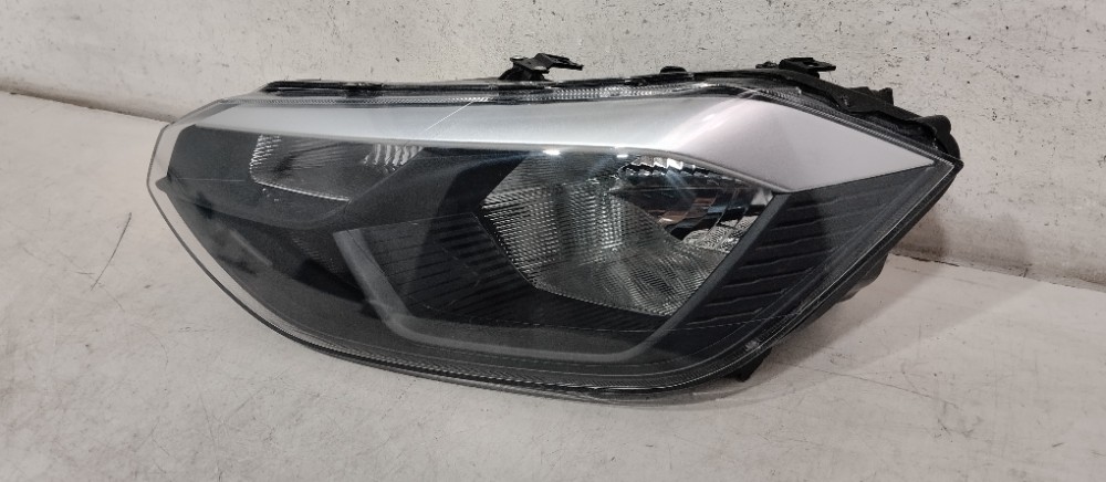 Farol Esquerdo Polo Track 2023/2025 3