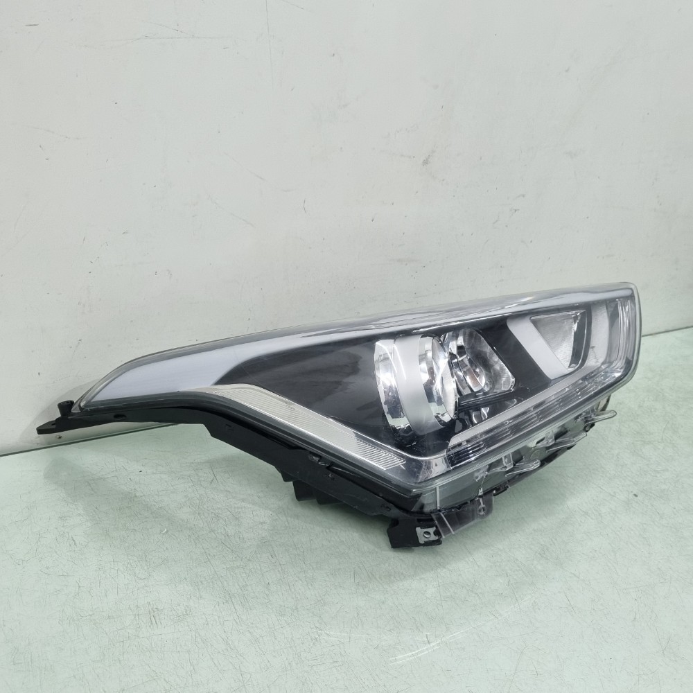 Farol Lado Direito Com Led Do Hyundai Creta 2017/2022 Usado. 3