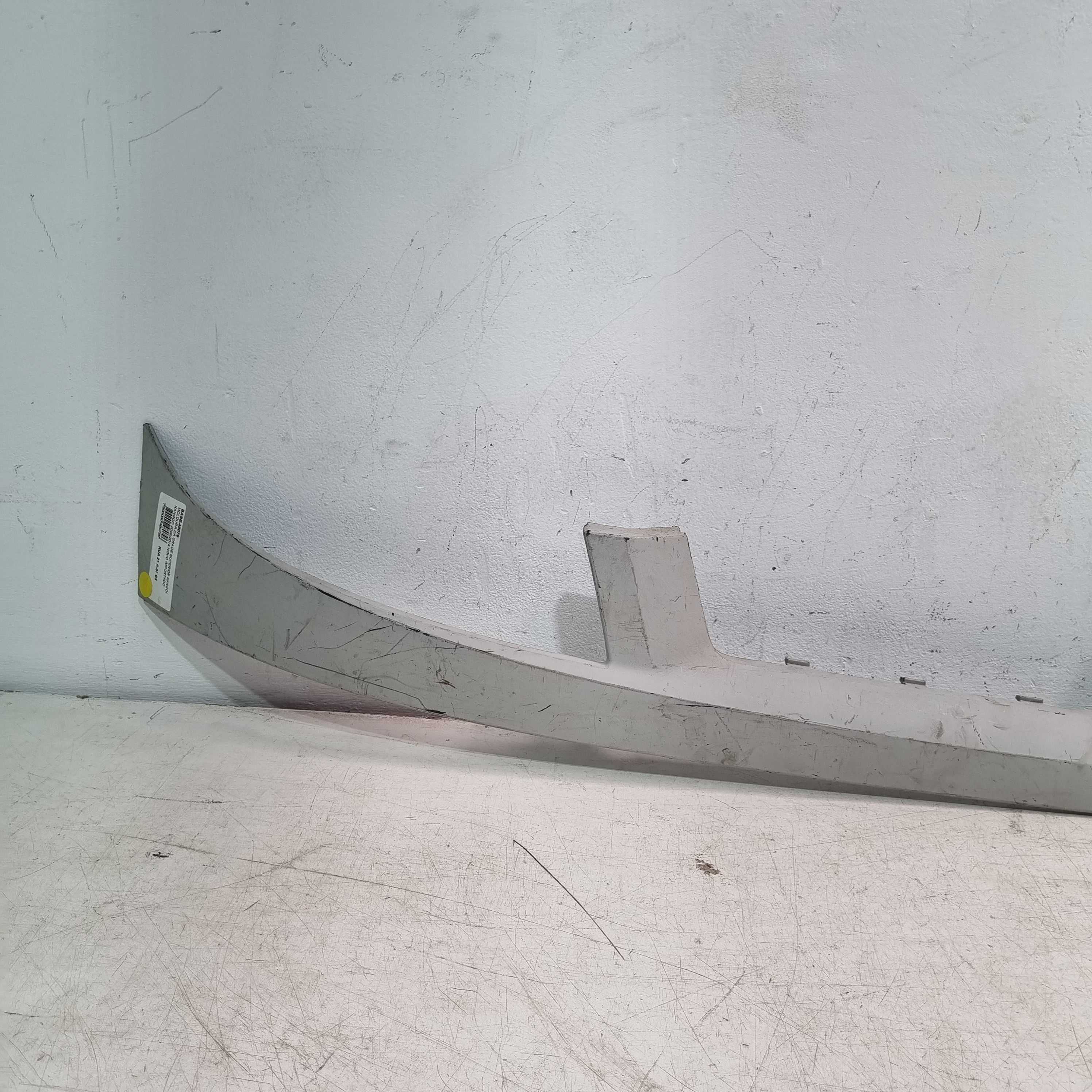 Moldura Da Grade Superior Renault Kangoo Modelos 2009/2014 4