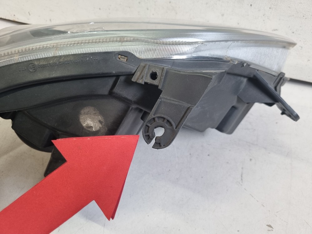 Farol Esquerdo Fumê Chevrolet Cobalt 2012 / 2015 Recuperado. 11