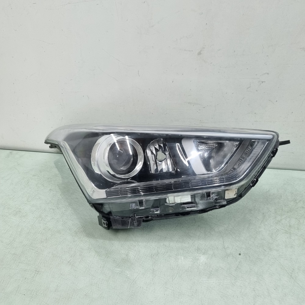 Farol Lado Direito Com Led Do Hyundai Creta 2017/2022 Usado. 1