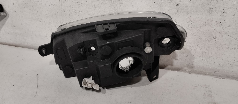 Farol  Direito Uno  Vivace Cromado 2010/2015 Recondicionado. 3