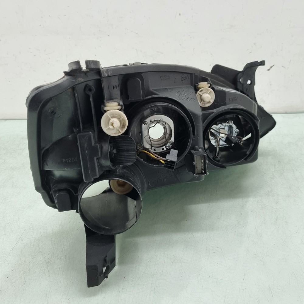 Farol Lado Esquerdo Chevrolet Montana Modelos 2004/2012 Esquerdo/motorista 4