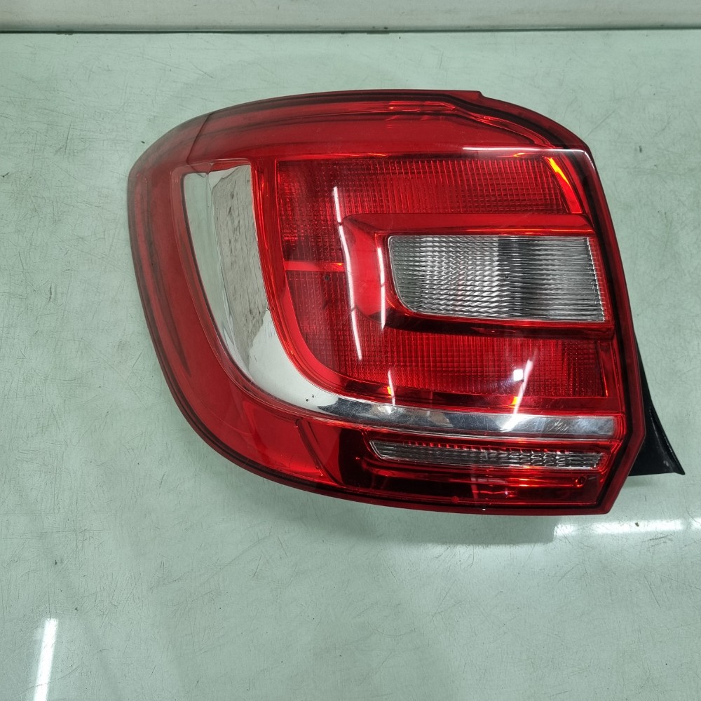Lanterna Lado Esquerdo Renault Sandero 2015 à 2020