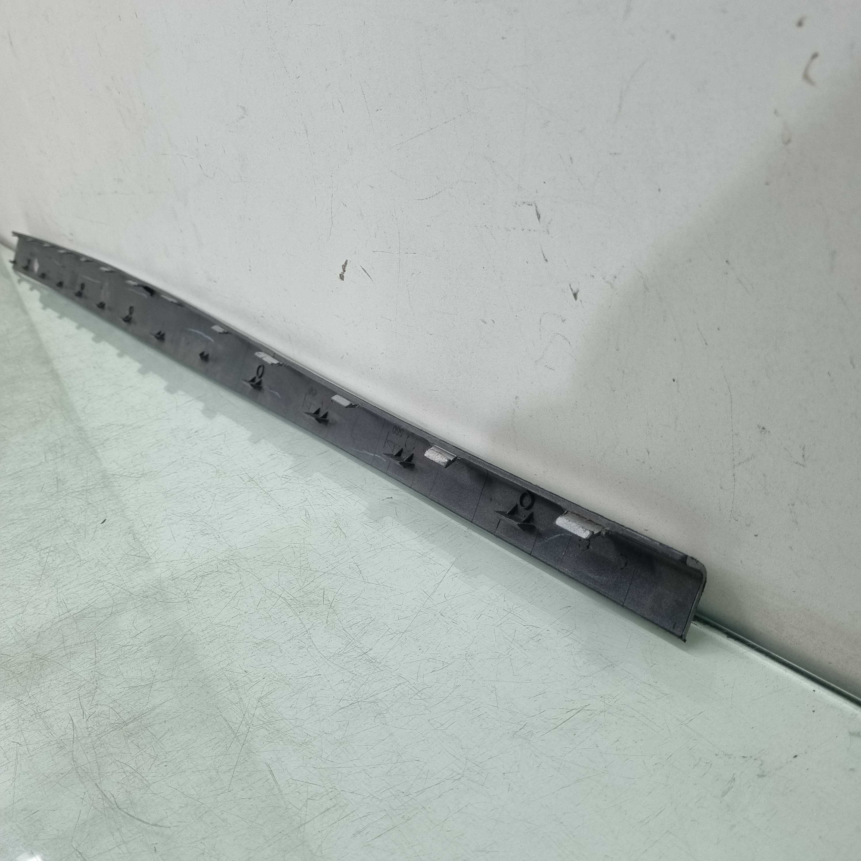 Friso Spoiler Direito Renault Duster 2016/2020 Original Usad 6