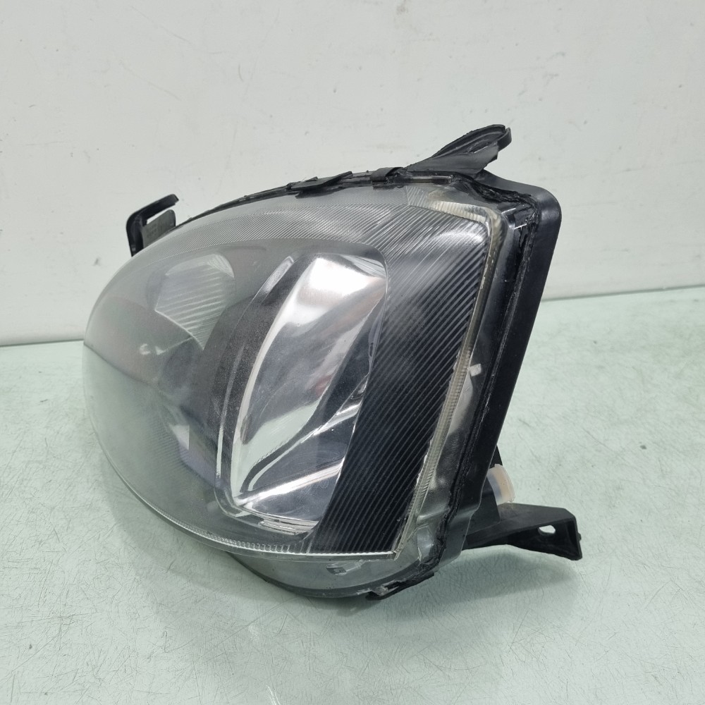 Farol Lado Esquerdo M.negra Chevrolet Corsa 2003/2012 Esquerdo/motorista 3