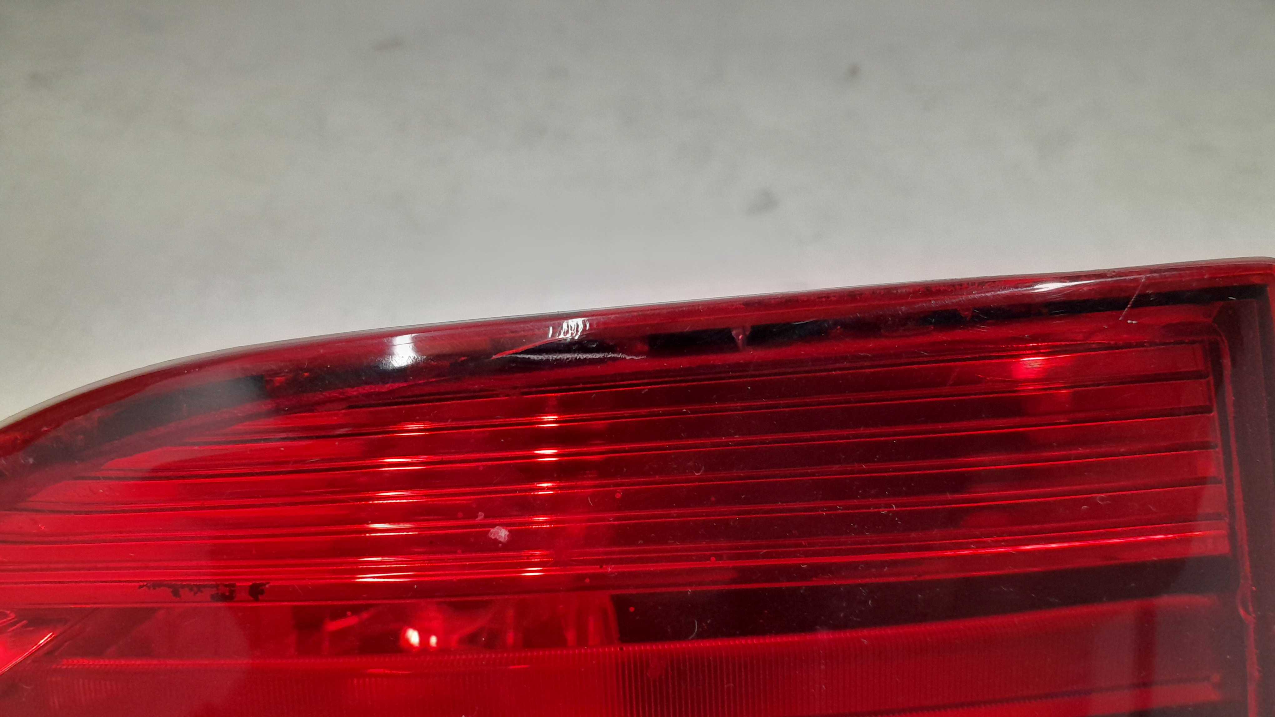 Lanterna Esquerda Da Tampa Bmw X1 09/15 Original Recuperada 4