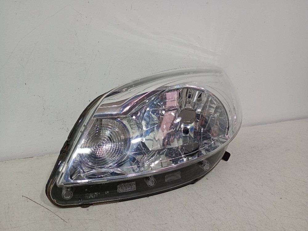 Farol Esquerdo Sandero 2012 / 2014 Recuperado 2