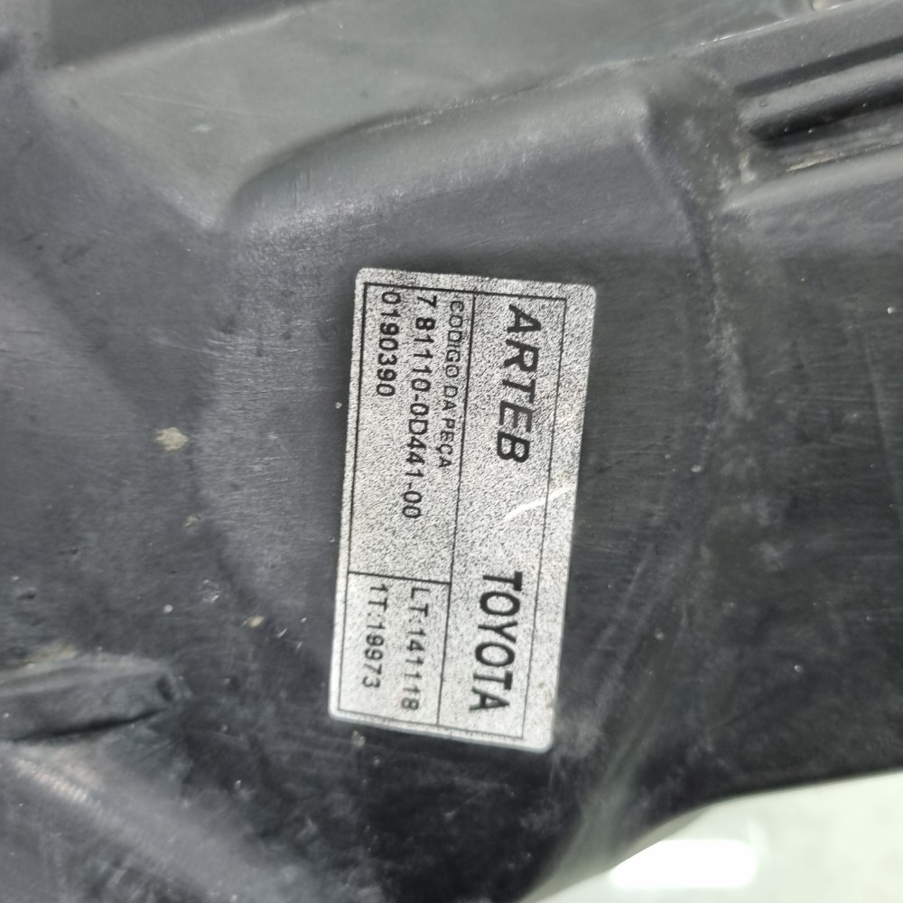 Farol Do Lado Direito Toyota Etios Modelos 2014/2017 Direito/passageiro 5