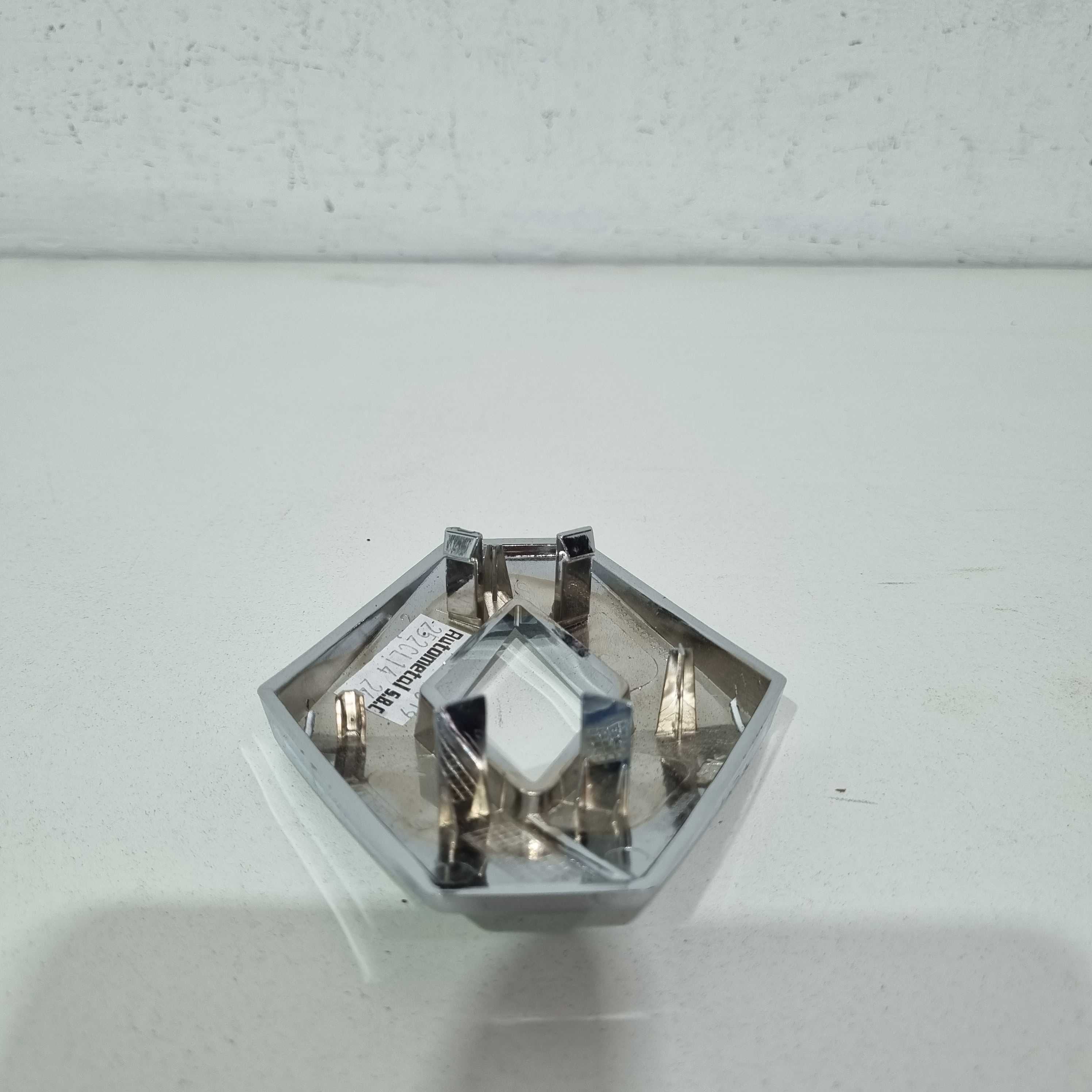 Emblema Grade Dianteira Renault Sandero Modelos 2012/2014 Cromado 5