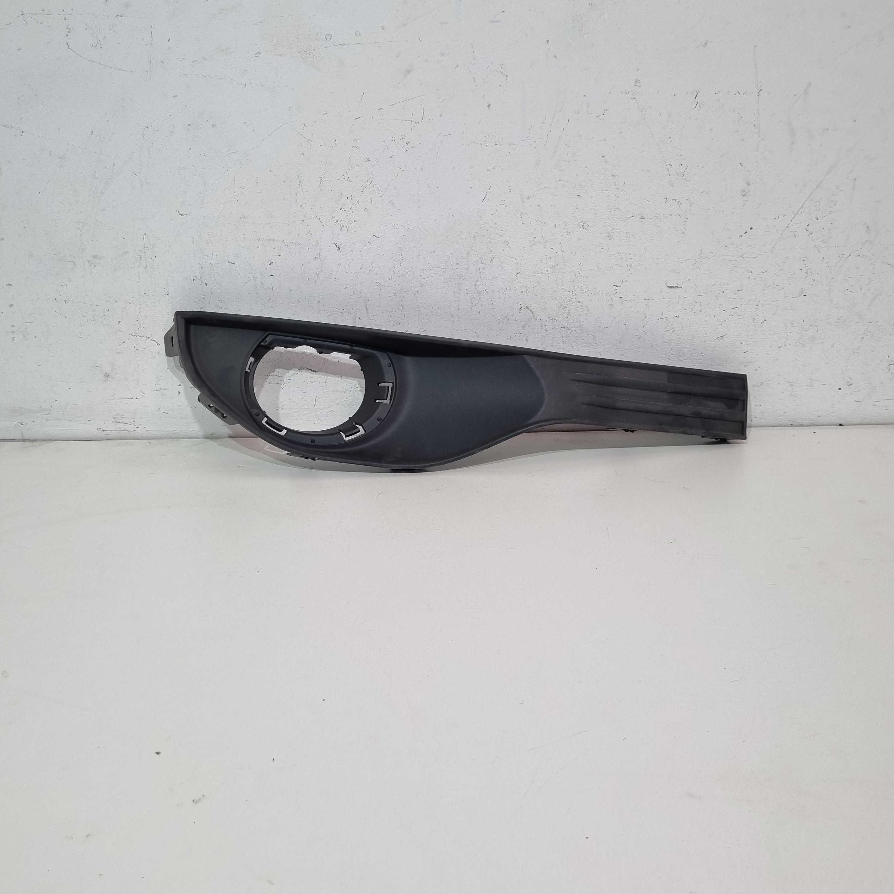 Moldura Do Farol De Milha Direito Chevrolet S-10 2017/2020 Direito 8