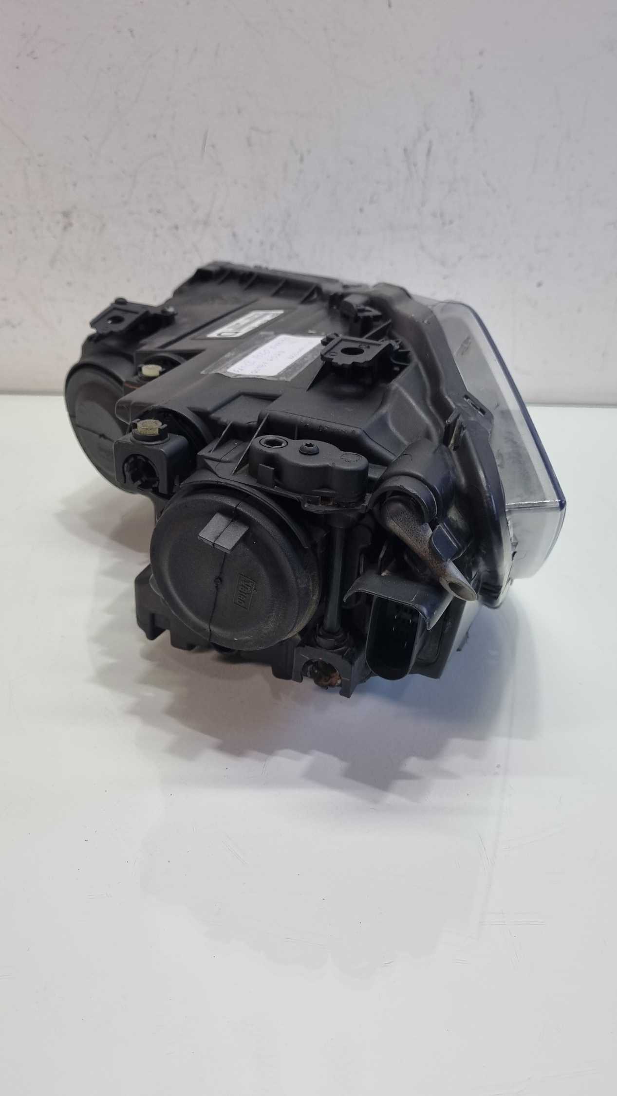 Farol lado direito mascara negra Volkswagen Polo 2017/2022 4