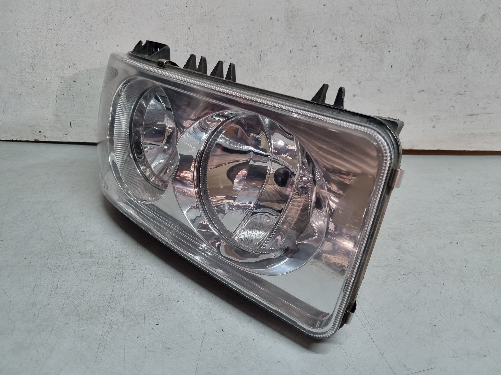 Farol Lado Direito Daf Xf  Modelos 2010/2019 Direito/passageiro 3