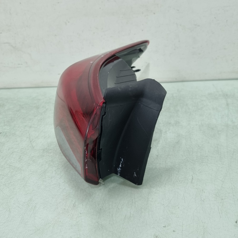 Lanterna Esquerda Original Chevrolet Onix Sedan S/LED 20/24 3