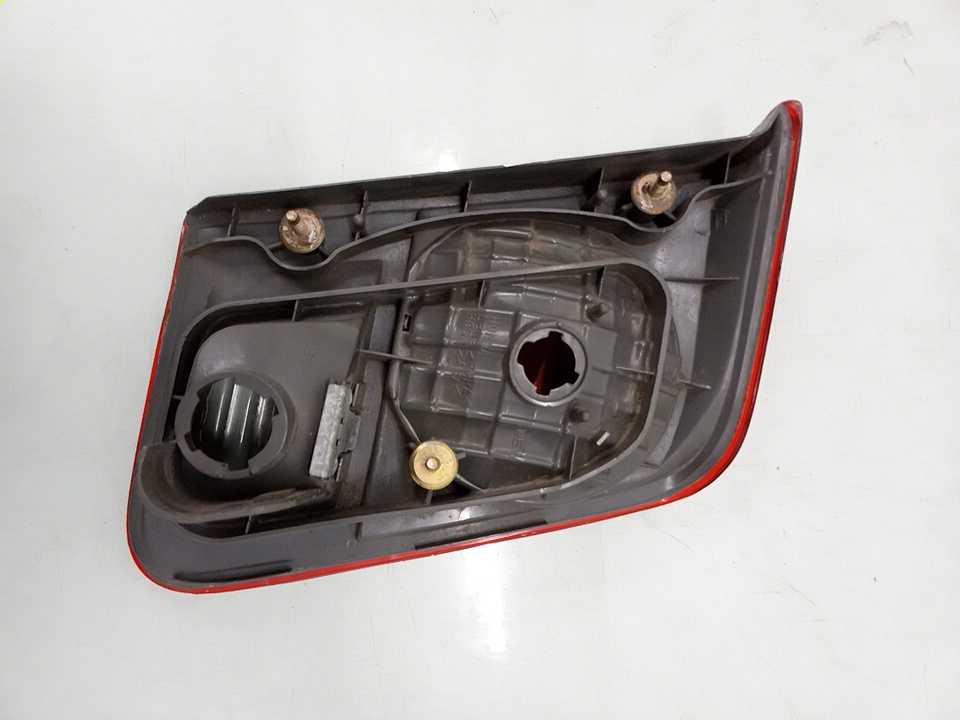 Lanterna Do Lado Direito Da Tampa Honda Civic 2000/2004 Direito/passageiro 3