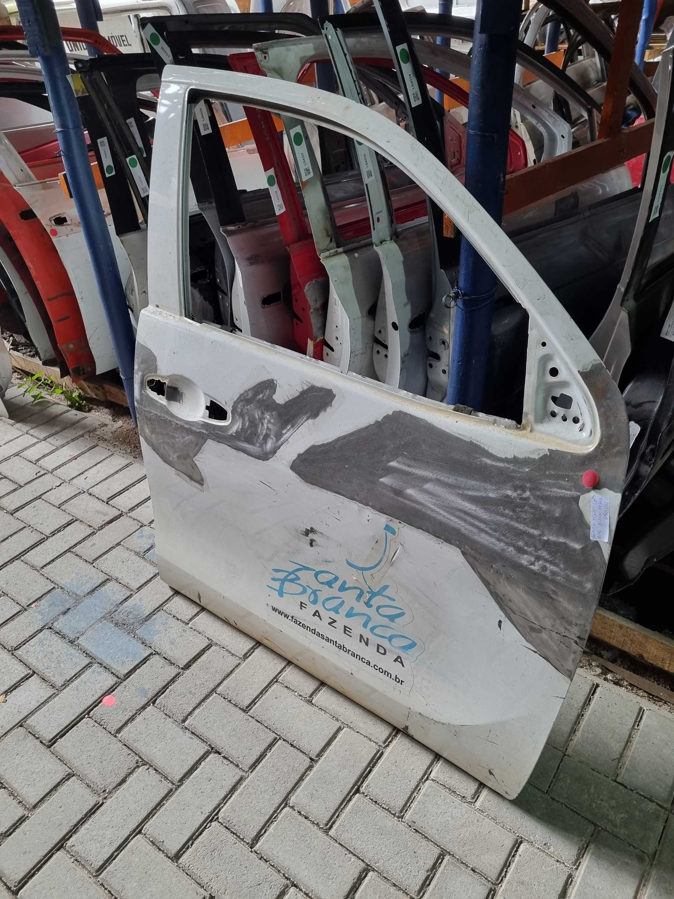 Porta dianteira lado direito recuperada Hilux 2017 / 2022 1