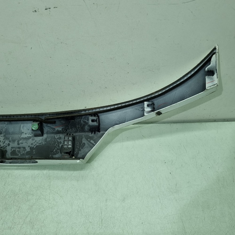 Aplique Tampa Traseira Honda Hr-v Modelos 2015/2018 Branco 2