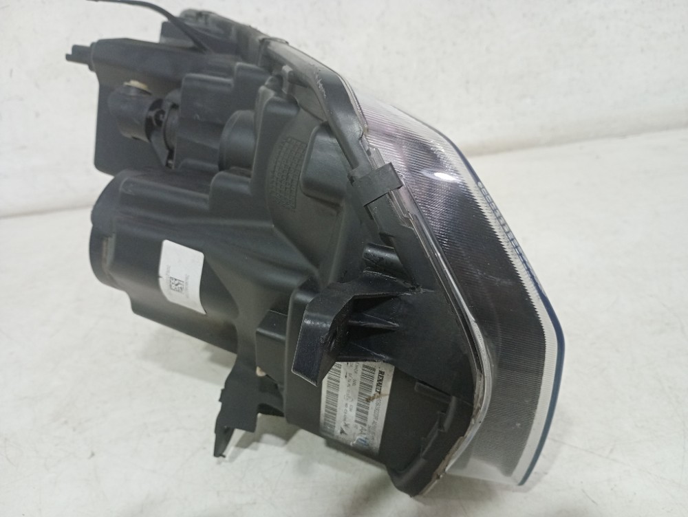 Farol esquerdo LED Sandero 2020/2024 9