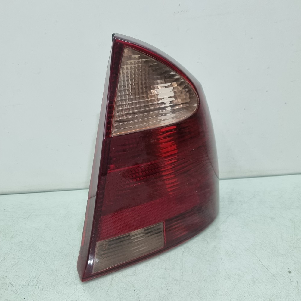 Lanterna Lado Direito Chevrolet Corsa Sedan 2003/2012 Usado. Direito/passageiro 3