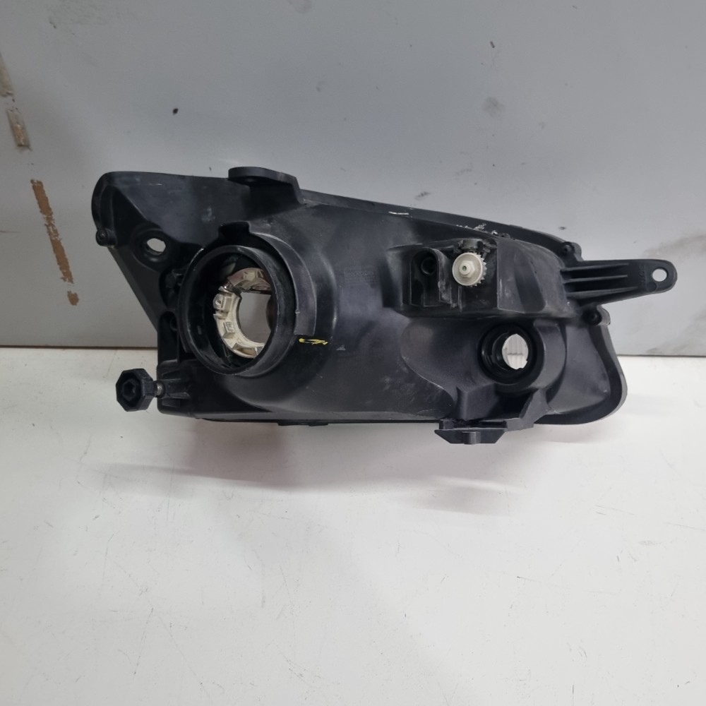 Farol Do Lado Esquerdo Chevrolet Classic Modelos 2011/2016 Esquerdo/motorista 4