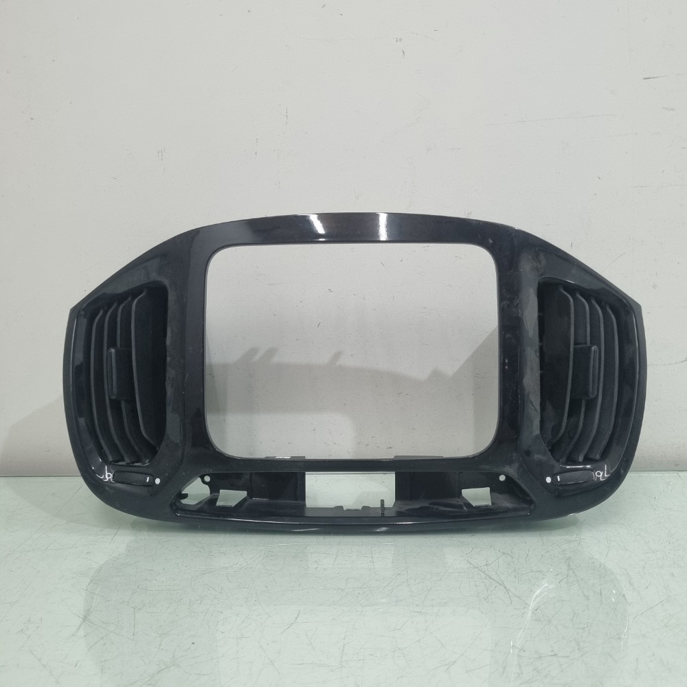 Moldura do Painel Com Difusor De ar Fiat uno drive 2016/2020