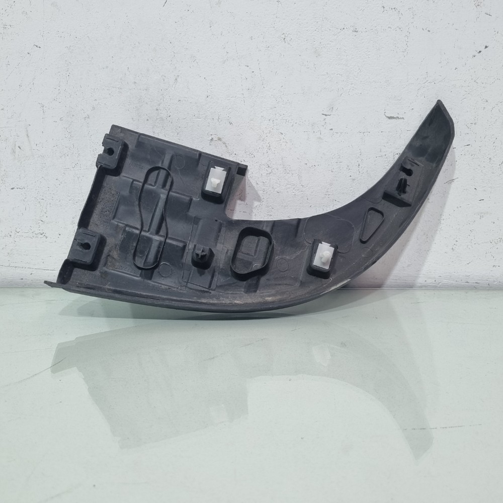 Moldura Lateral Da Ponteira Pisante Chevrolet S-10 2012/2017 2