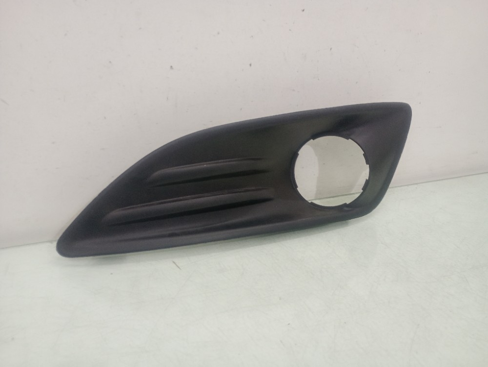 Moldura Cibié Direita New Fiesta 2013/2017 Com Furo 2