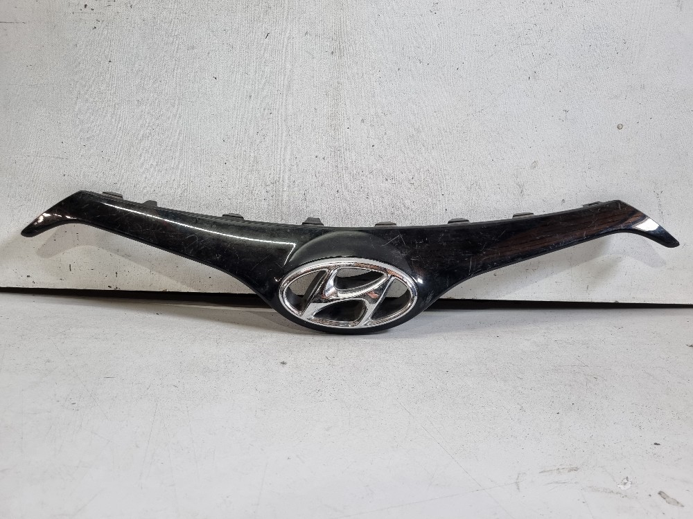 Moldura Da Grade Superior Hyundai Hb20 2013/2015 Seminova. 1