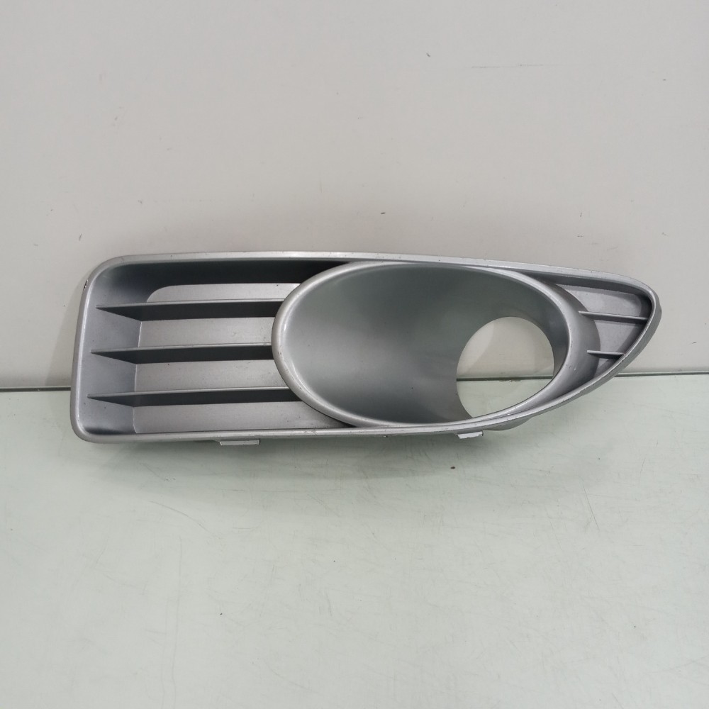 Moldura Esquerda Do Cibié Fiat Linea 2010 / 2015 Recuperado