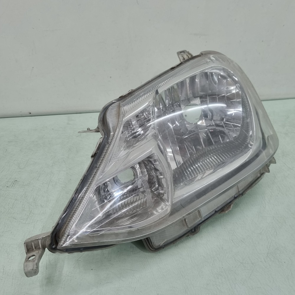 Farol Do Lado Esquerdo Toyota Etios Modelos 2013/2015 Esquerdo/motorista 2