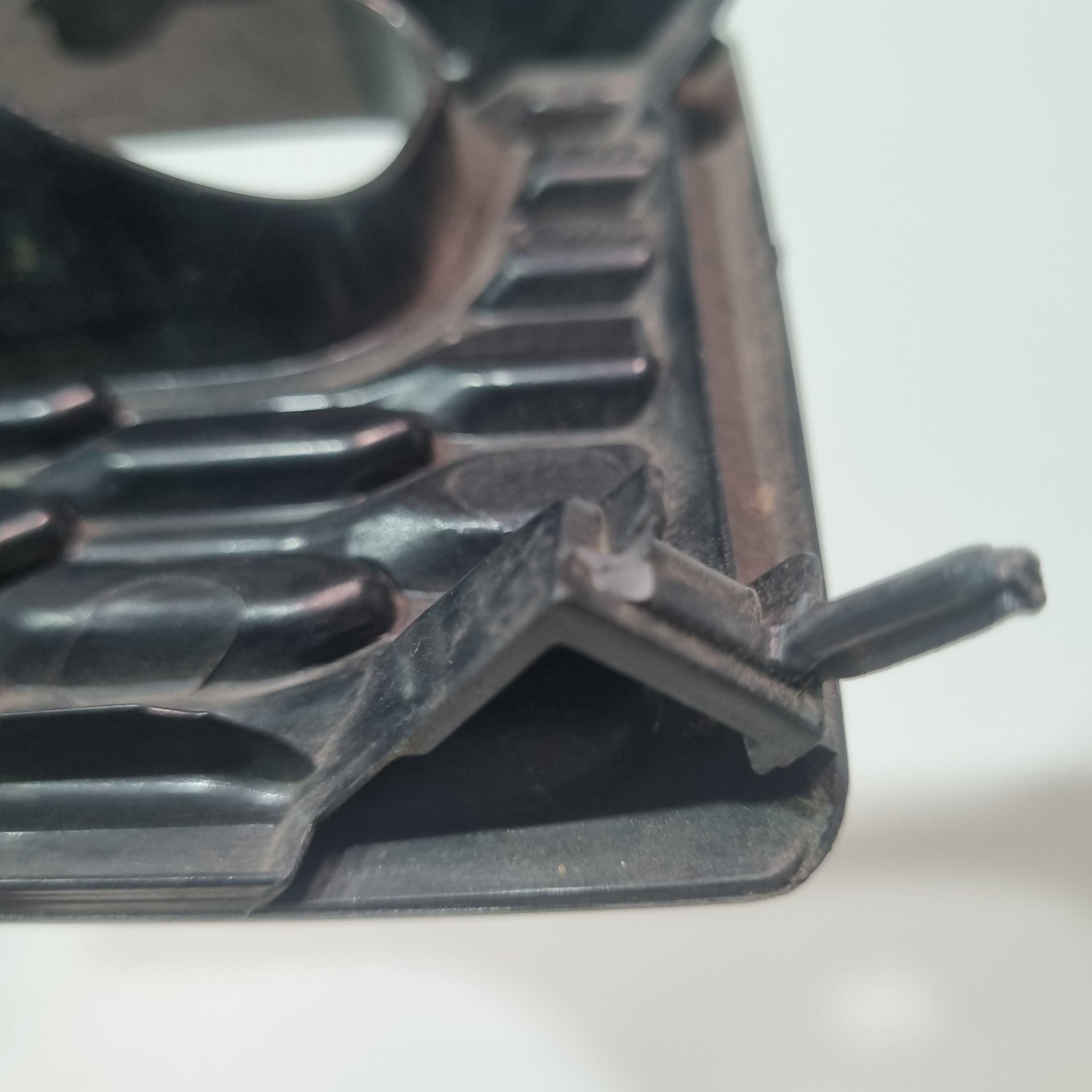 Moldura Farol De Milha Direito Toyota Sw4 Modelos 2021/2023 Preto Direito 5