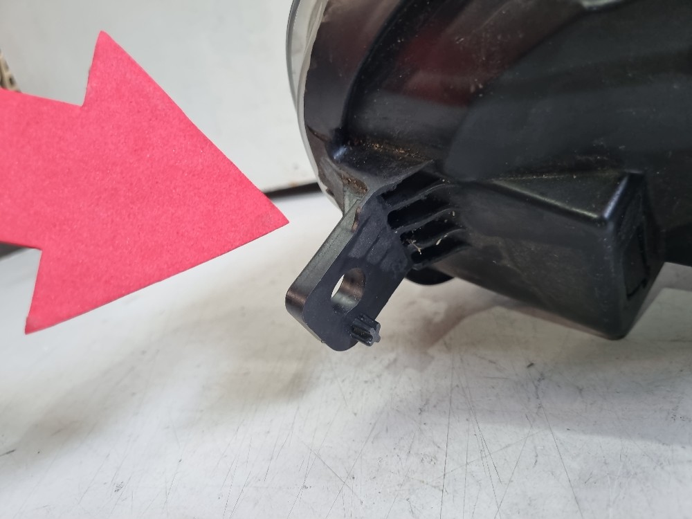 Farol Direito Máscara Negra Fiat Uno Drive 2016/ 2020 Recup. Direito/passageiro 9