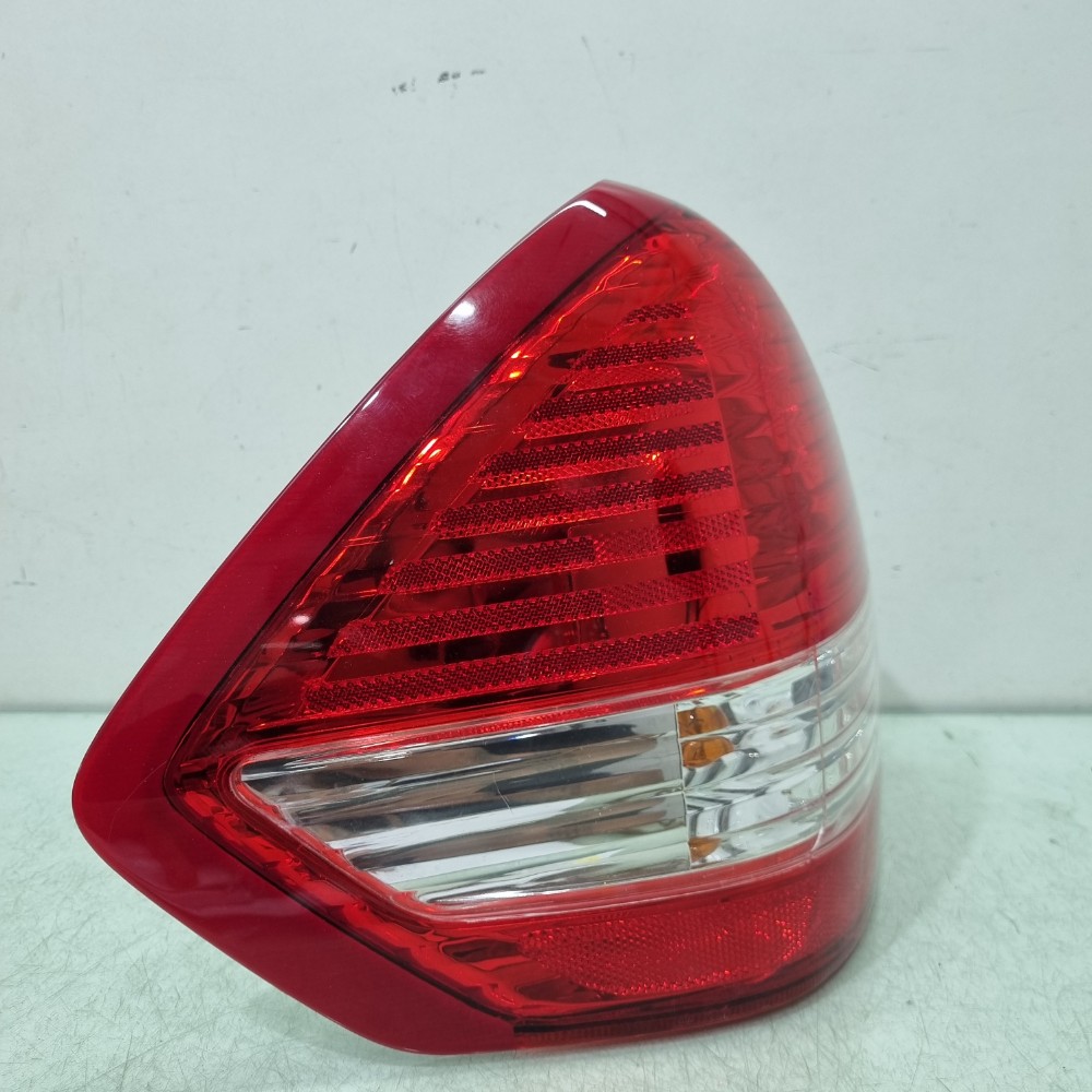 Lanterna Do Lado Esquerdo Nissan Tiida Sedan 2008/2013 Esquerdo/motorista 3