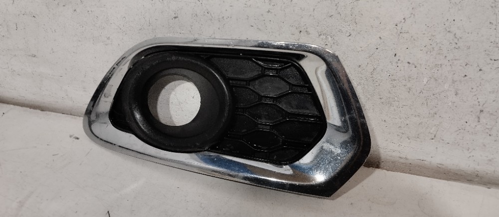 Moldura Direita Milha Sandero Logan 2015 Usado E Original. 2