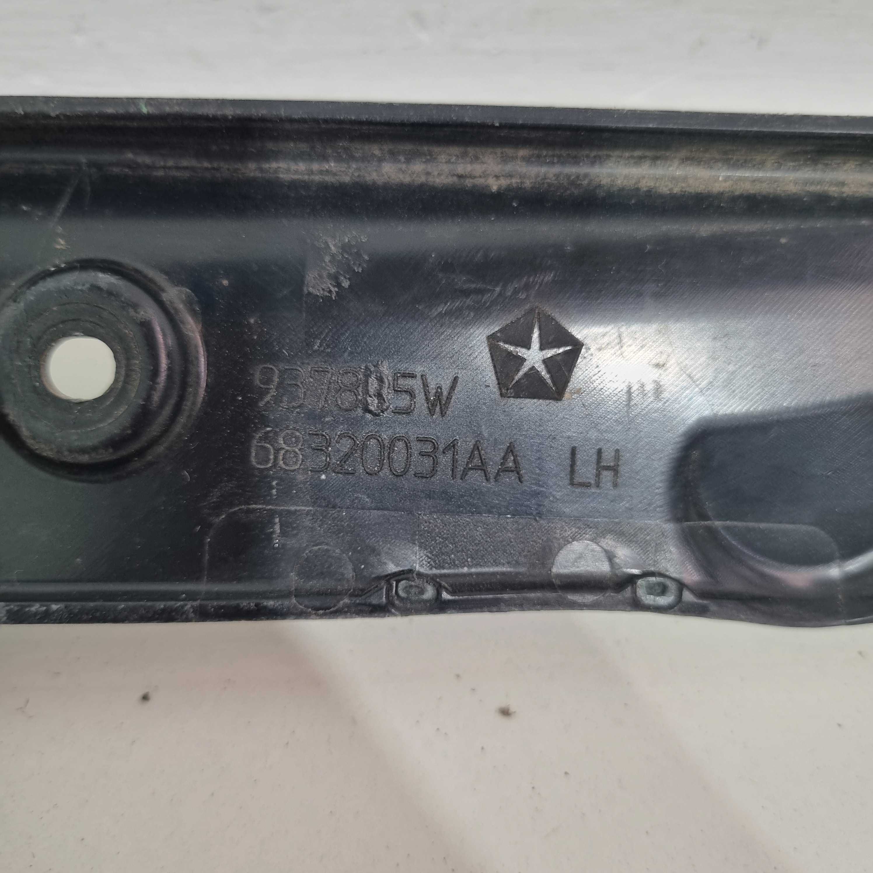 Moldura Esquerda Da Tampa Traseira Jeep Compass 2017/2020 6