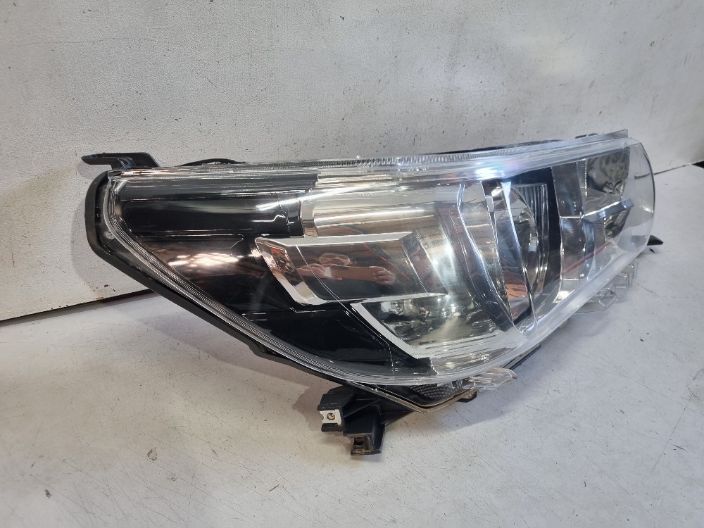 Farol Direito Toyota  Hilux 2016 A 2020 Semi-novo Original. 3
