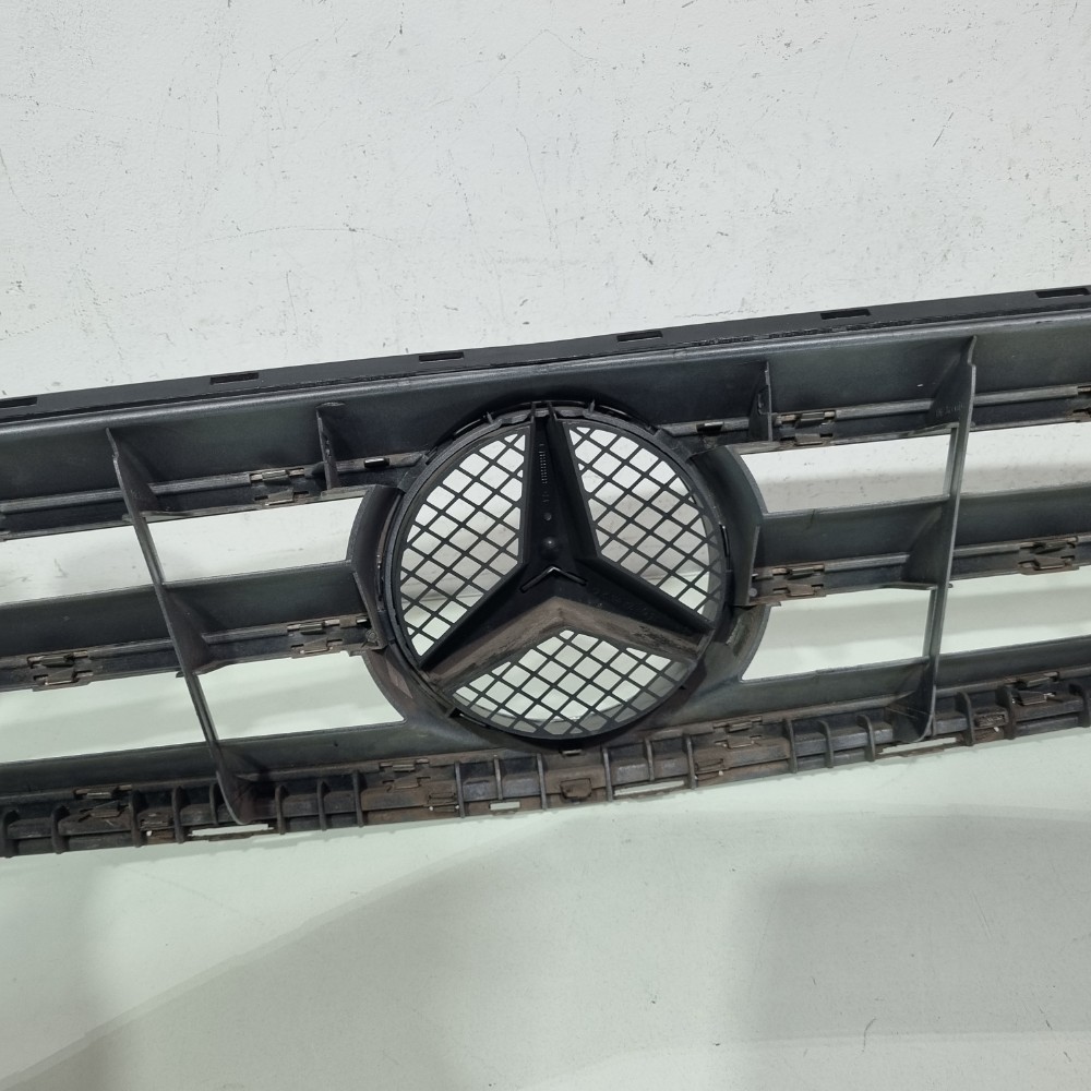 Grade Superior Frontal Mercedes Benz C180/c200 2008/2012 Prata 6