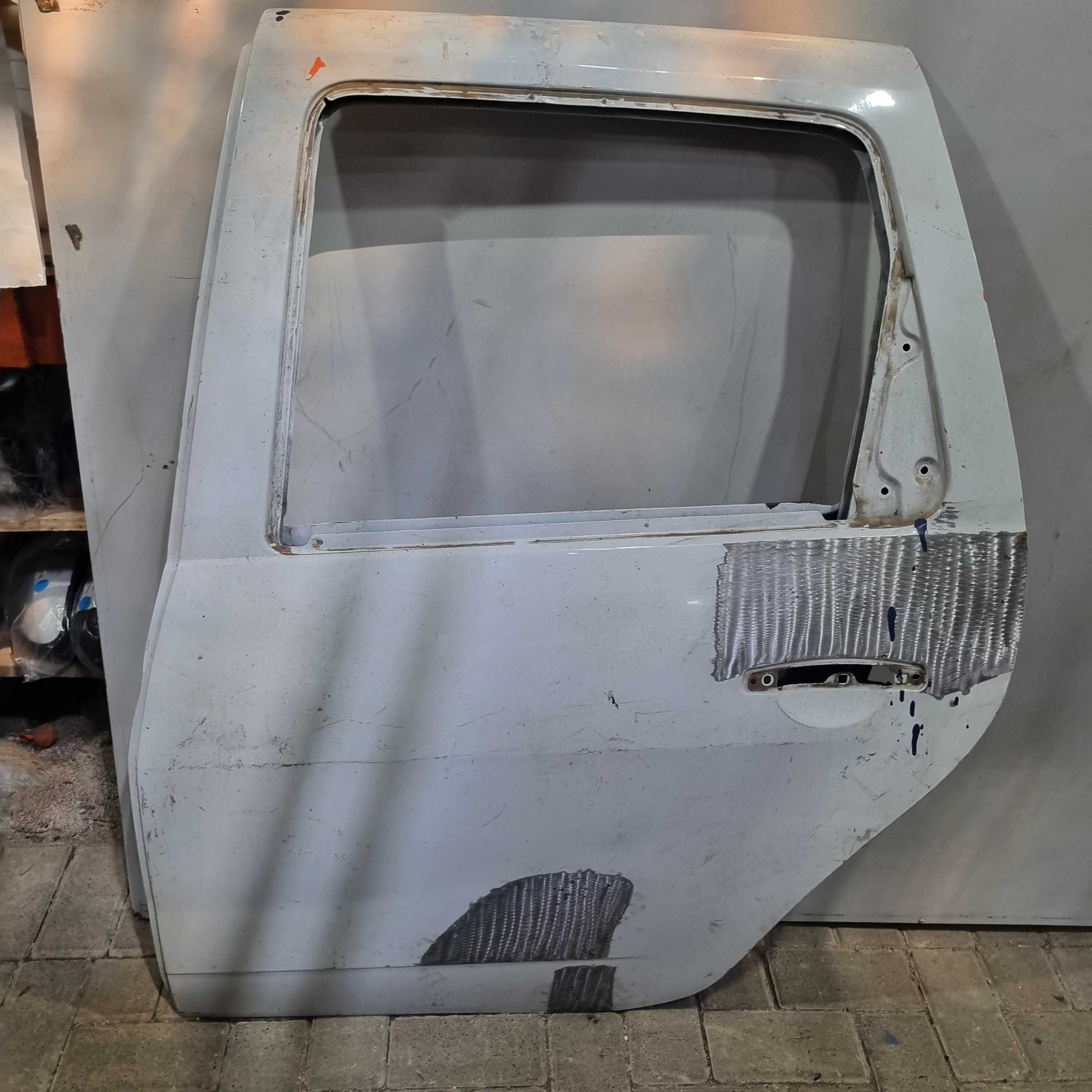 Porta traseira lado esquerdo recuperada Duster 2016/2023 1