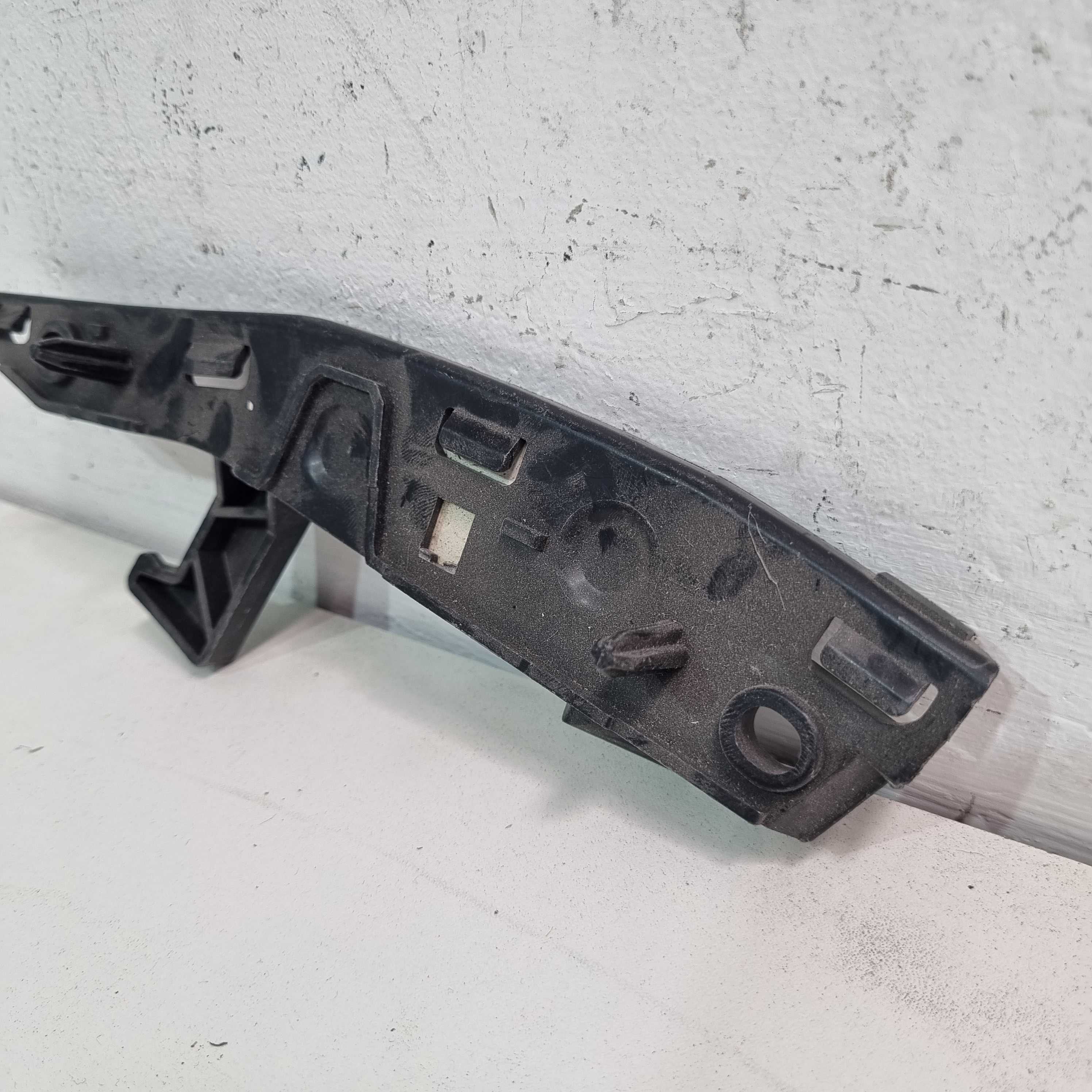 Guia Direita Do Parachoque Dianteiro Citroën C3 2013/2019 6
