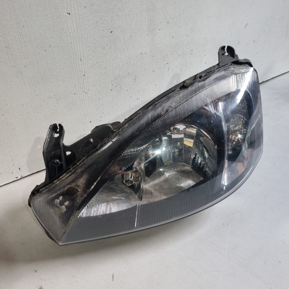 Farol Do Lado Esquerdo Chevrolet Corsa Modelos 2003/2012 Esquerdo/motorista 1