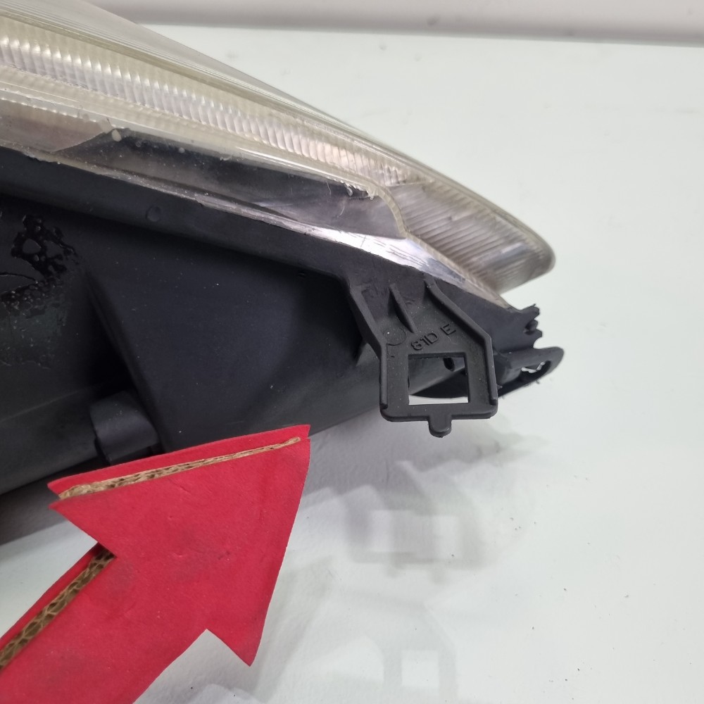 Farol Do Lado Esquerdo Fiat Punto Modelos 2008/2012 Esquerdo/motorista 6