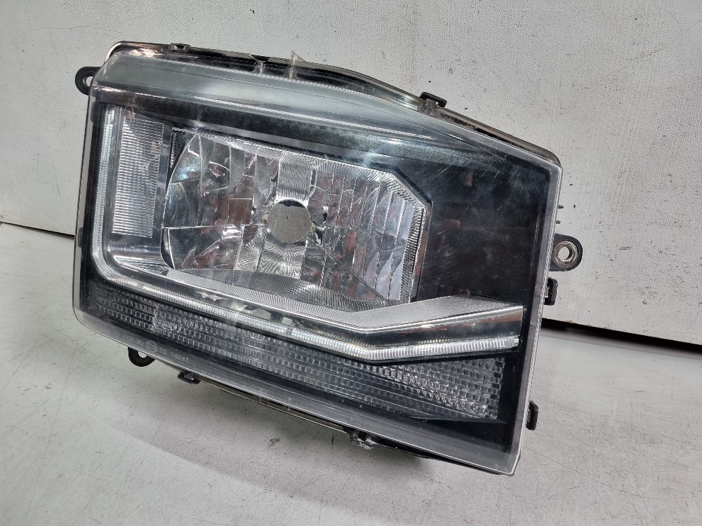 Farol Do Lado Direito Volkswagen Delivery Modelos 2020/2023 Direito/passageiro 2