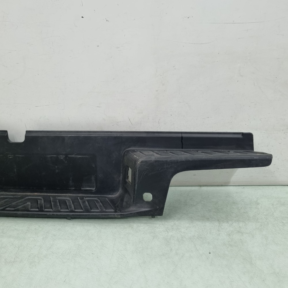 Pisante Central  Parachoque Tras. Toyota Hilux 2016/2021 Rec 4